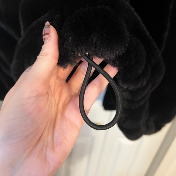 ALO Yoga Black Teddy Jacket - Picture 7 of 7